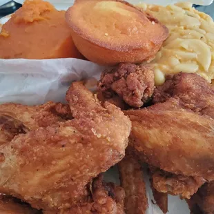 Wings, yams &amp; mac