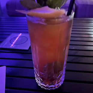 Roosevelt Island cocktail with Bourbon, Vodka, lemon juice, iced tea, mint