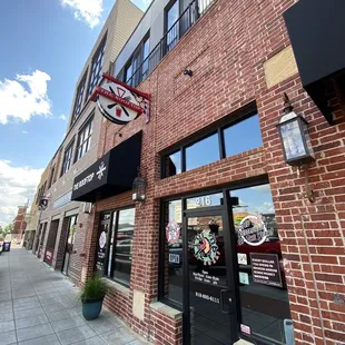 the outside of a restaurant