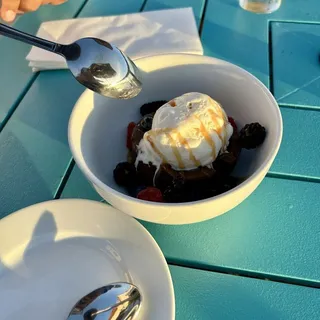 Molten Chocolate Cake (Caramel)