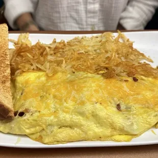 Huge omelette and hash browns