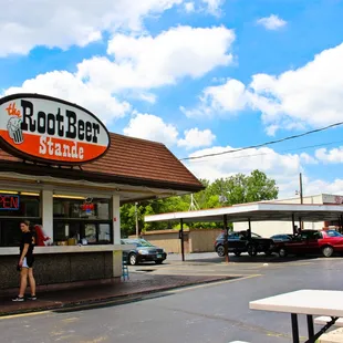 The Root Beer Stande. https://www.flickr.com/photos/hollyannh/