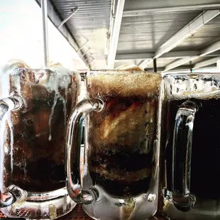 2 root beer floats and a root beer