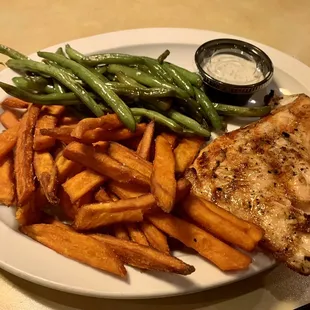 Grilled salmon with sweet potato fries and garlicky green beans