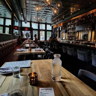 sushi and sashimi, interior