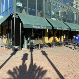 the outside of the restaurant