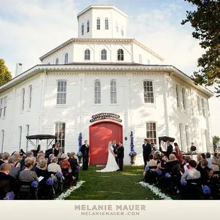 Round Barn Ceremony
