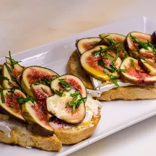 Fresh Fig Crostini