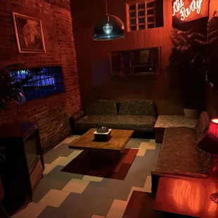 Cozy Bmore retro perfection