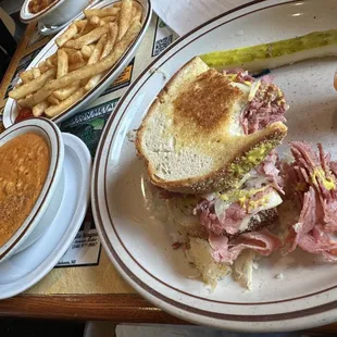 Plenty of meat on the Reuben