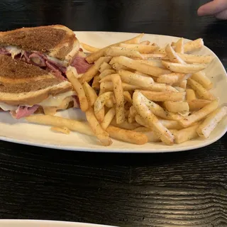Smoked Corned Beef Ruben