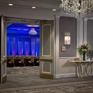 Ballroom foyer break