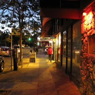 Original Photo by OaklandMofo, for usage rights contact here or credit this page.  http://www.oaklandmofo.com/blog/ruby-room