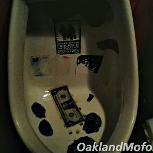 Original Photo by OaklandMofo, for usage rights contact here or credit this page.  http://www.oaklandmofo.com/blog/ruby-room