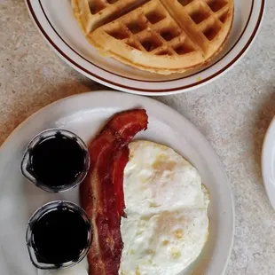 Waffle with Eggs &amp; Bacon  11-30-22