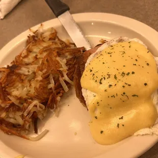 Senior Eggs Benedict