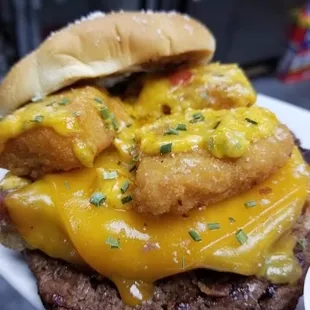 Cheese burger topped with Mac n cheese bites