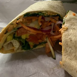 Hummus veggie wrap