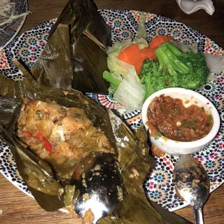 Crispy Chicken Wings with Jeow