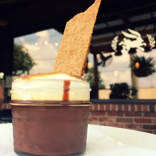 Like a chocolate caramel s&apos;more, but better