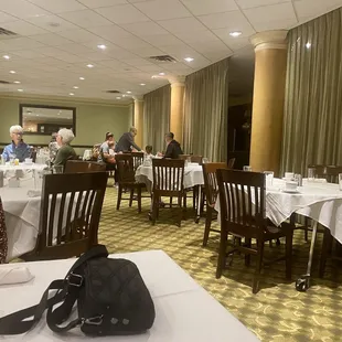 Breakfast area on LL