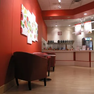 the interior of a fast food restaurant