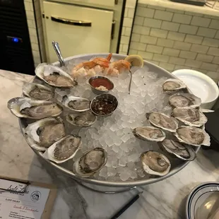 oysters and mussels, interior