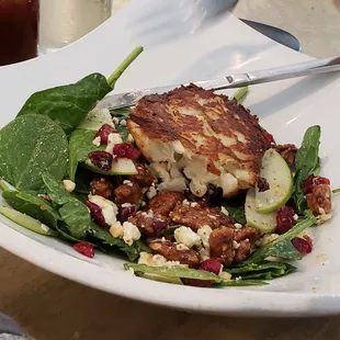 Crab cake spinach salad.