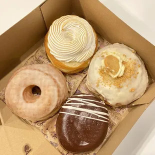 glazed, horchata, boston creme, banana pudding