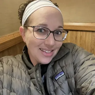 Lindsey G.
