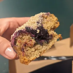 Blueberry crumb yum