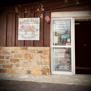 the entrance to the restaurant