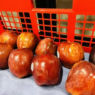 apples and pears in a basket