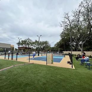 Pickle courts