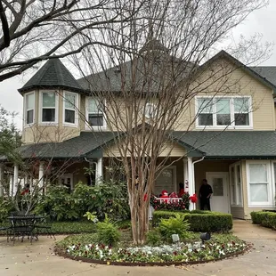 Sanford House Inn from the courtyard