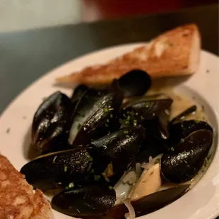 Mussels happy hour