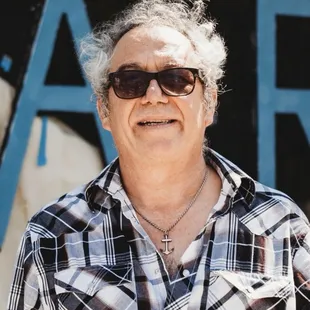 Watt in front of the Deen