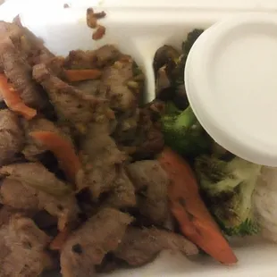 Beef hibachi w/steamed rice $10.95, not the most attractive presentation but flavor and texture of the beef were great! Veggies were cold