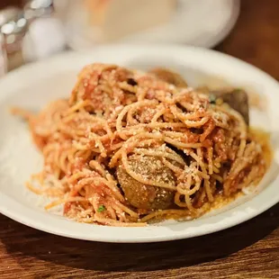 Spaghetti w/ Meatballs