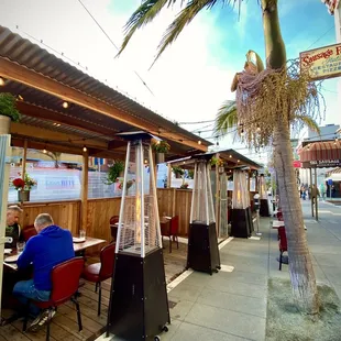 Luv their parklet. It has an Italian vibe.
