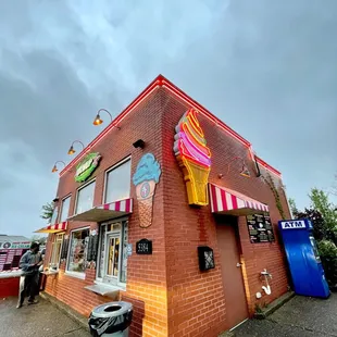 Scoops