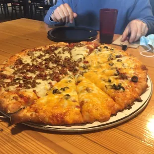 18" four topping pizza