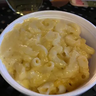 McQ bowl (1/2 BbQ 1/2 Mac) very good! The bbq pork was on the bottom