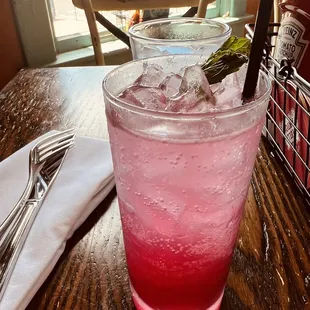 Blueberry mojito