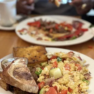 Eggs with veggies and cheese grits