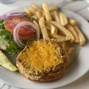 Veggie burger w/cheddar