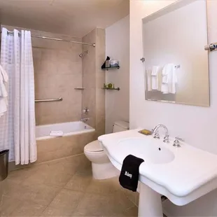 Guest room bath