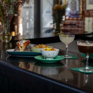 Bar top setting