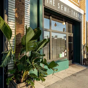 Front of restaurant from street