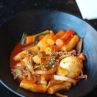 Duk-bok-ki ($13) - Spicy rice cake